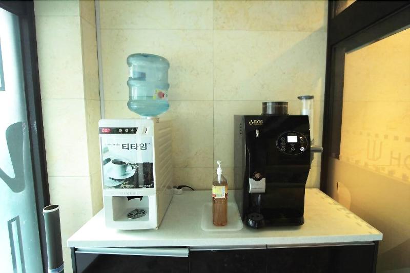 Chakan Hotel image