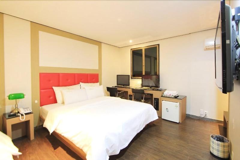 Chakan Hotel image