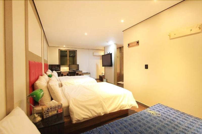 Chakan Hotel image