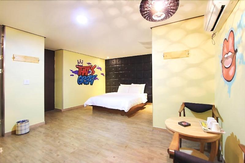 Chakan Hotel image