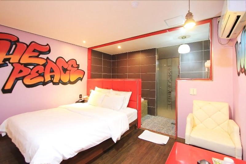 Chakan Hotel image