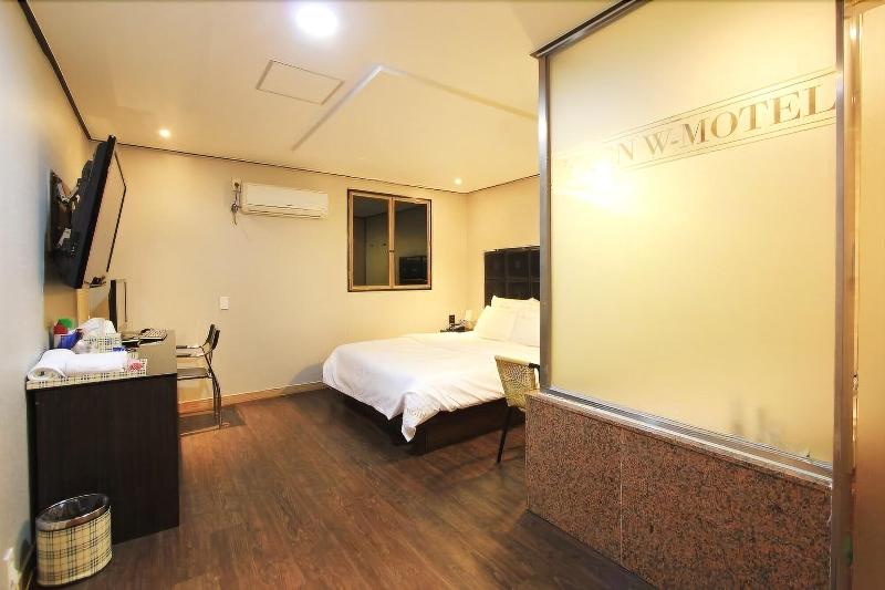 Chakan Hotel image
