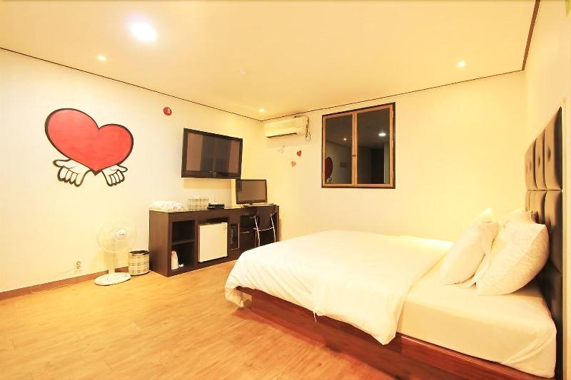 Chakan Hotel image