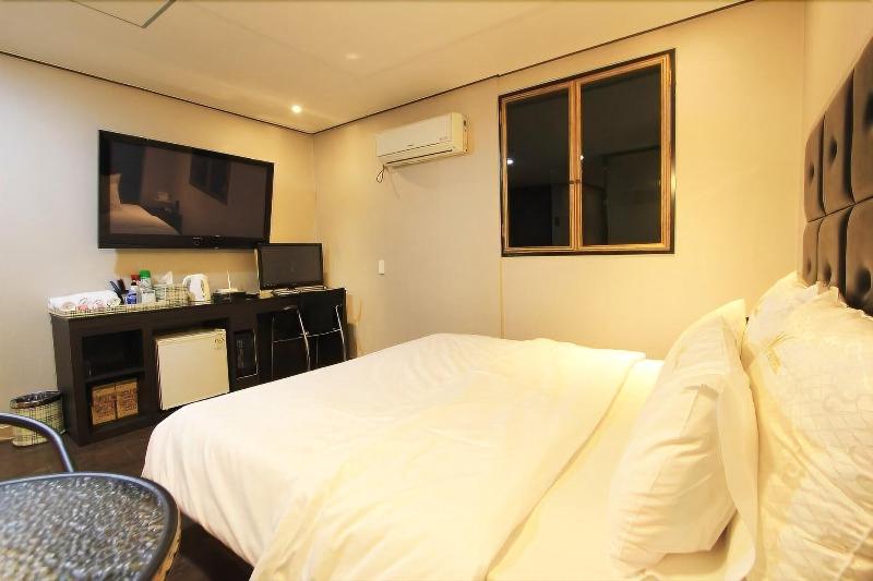 Chakan Hotel image