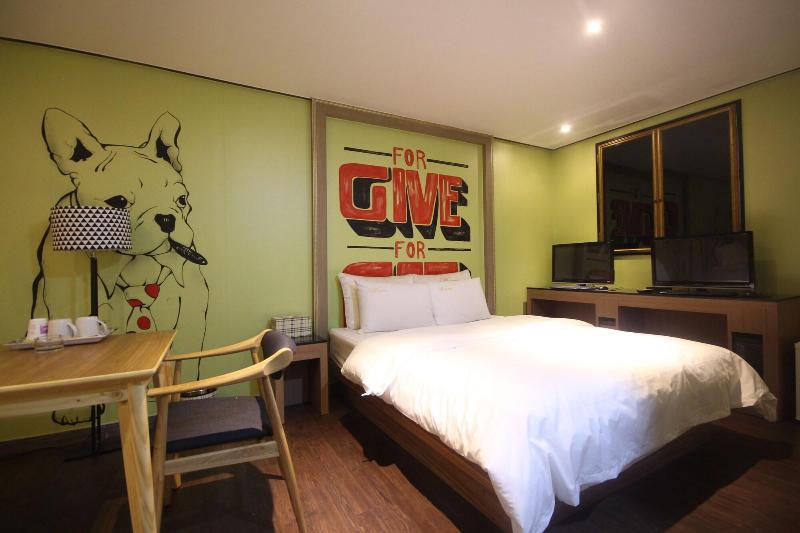 Chakan Hotel image