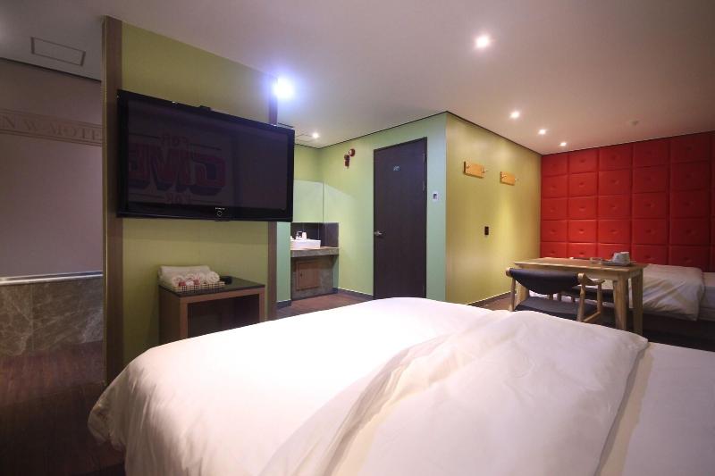 Chakan Hotel image