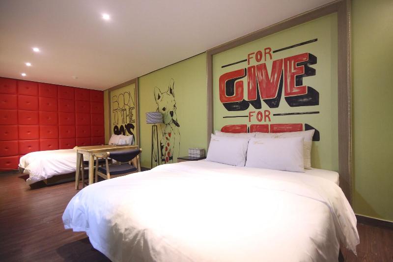 Chakan Hotel image