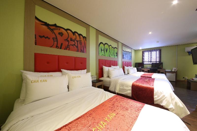 Chakan Hotel image