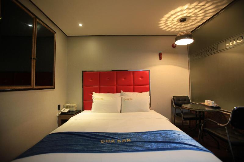 Chakan Hotel image
