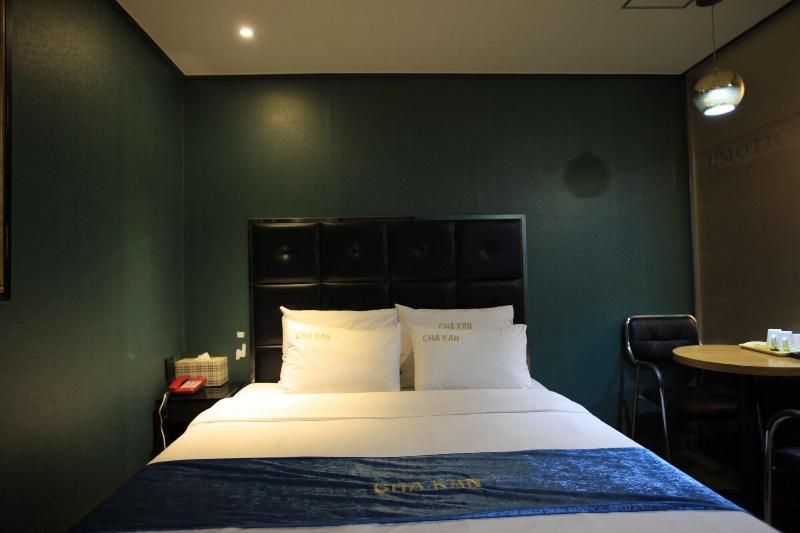 Chakan Hotel image