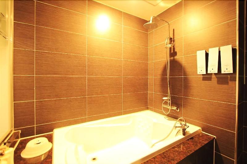 Chakan Hotel image