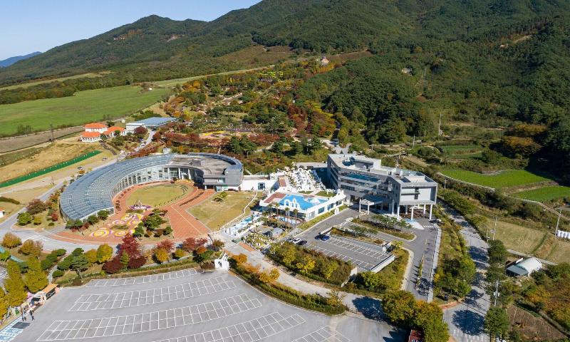 Hotel Ohevday image