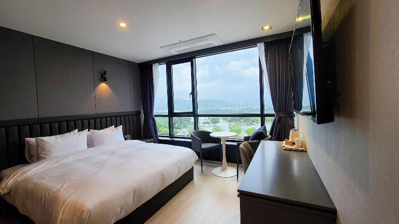 Hotel Ohevday image