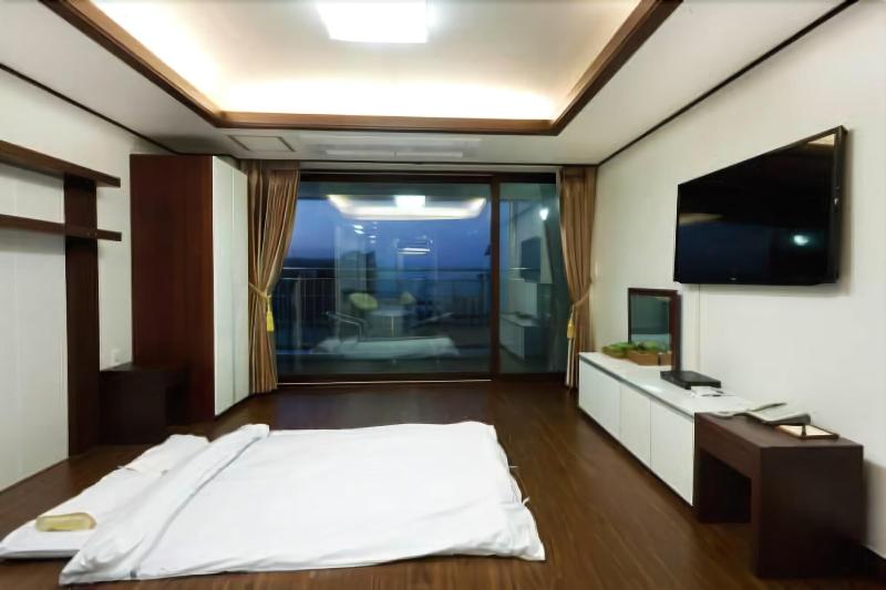 Habana Resort image