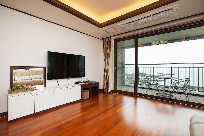 Habana Resort image