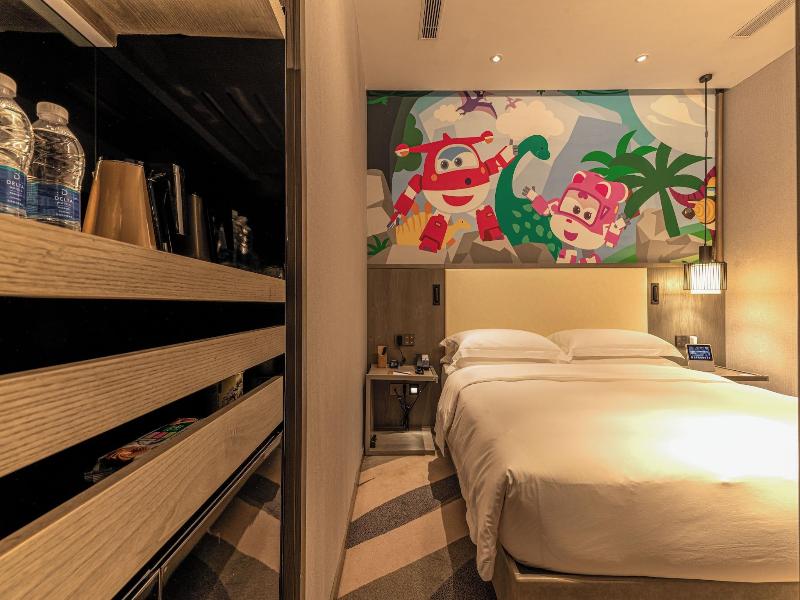SUITE CITY VIEW KING BED — photo 8