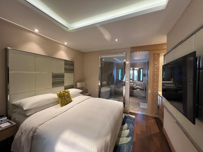 Renaissance Dhaka Gulshan Hotel image