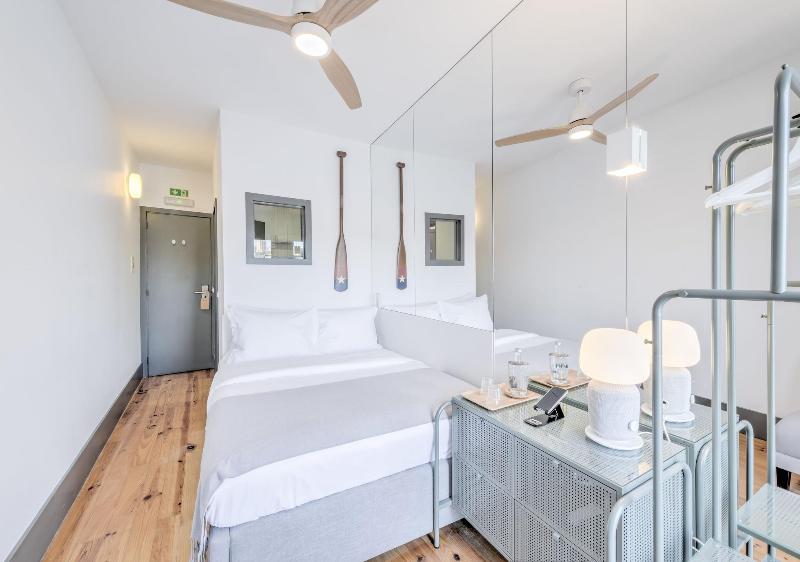 Homey River Suites image