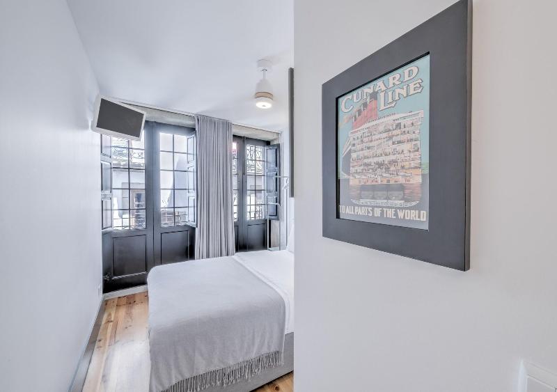 Homey River Suites image