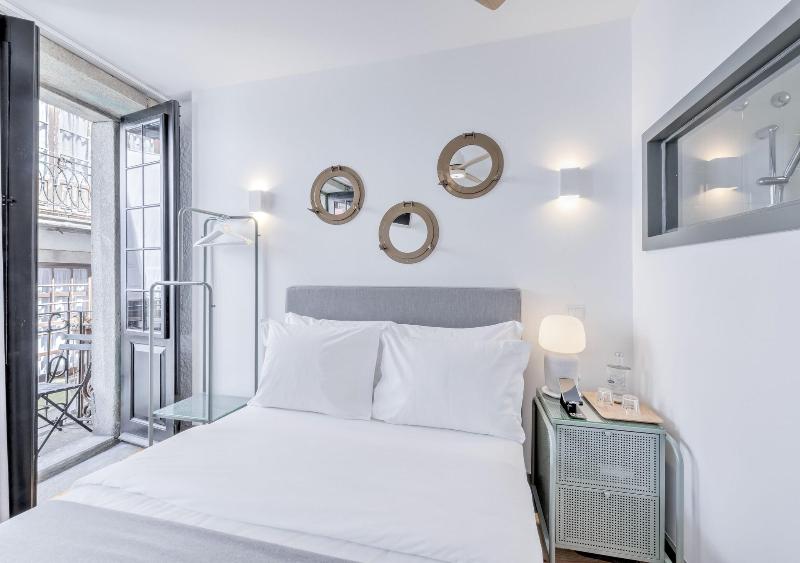 Homey River Suites image