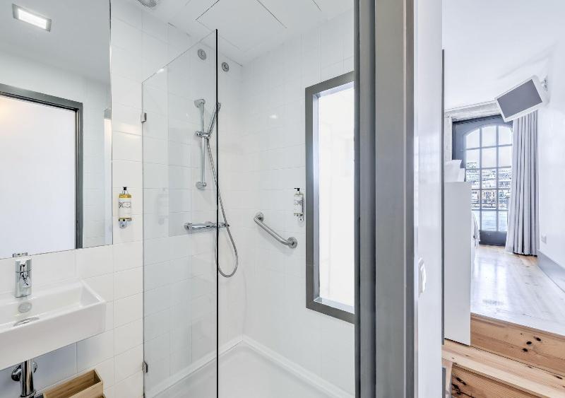 Homey River Suites image