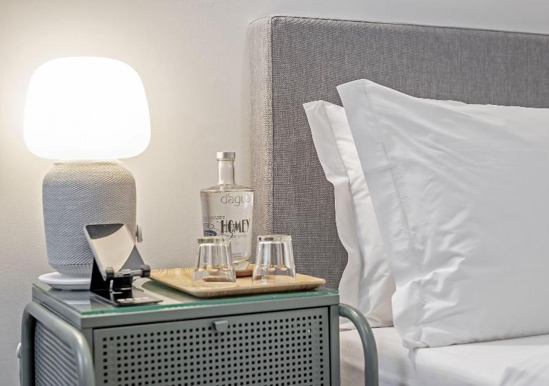 Homey River Suites image