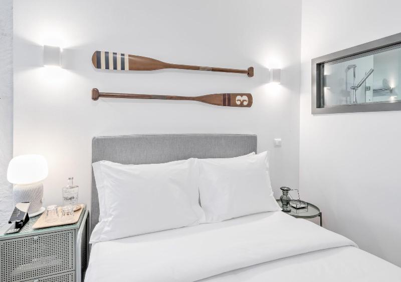 Homey River Suites image