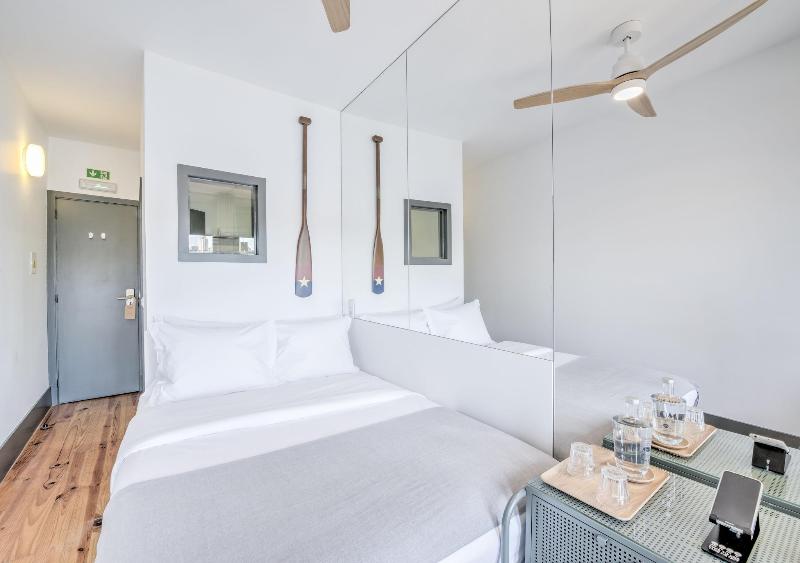 Homey River Suites image