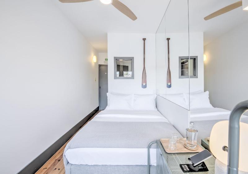 Homey River Suites image