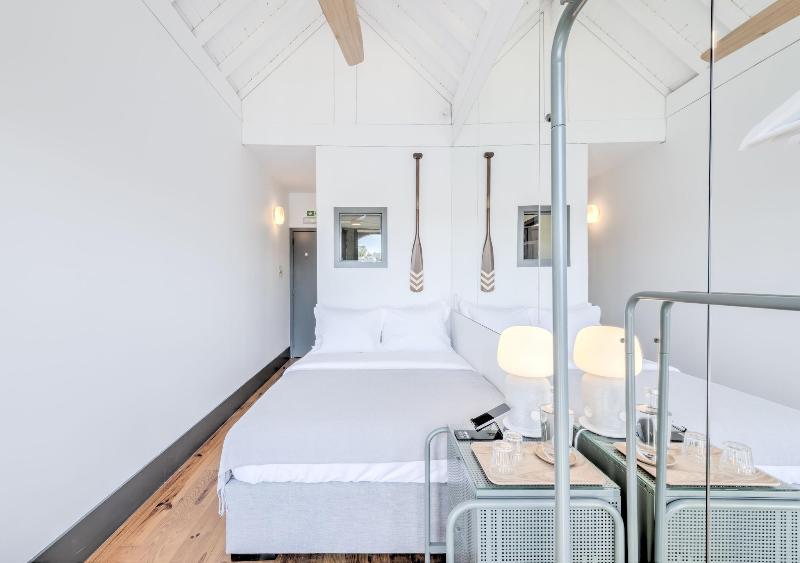 Homey River Suites image