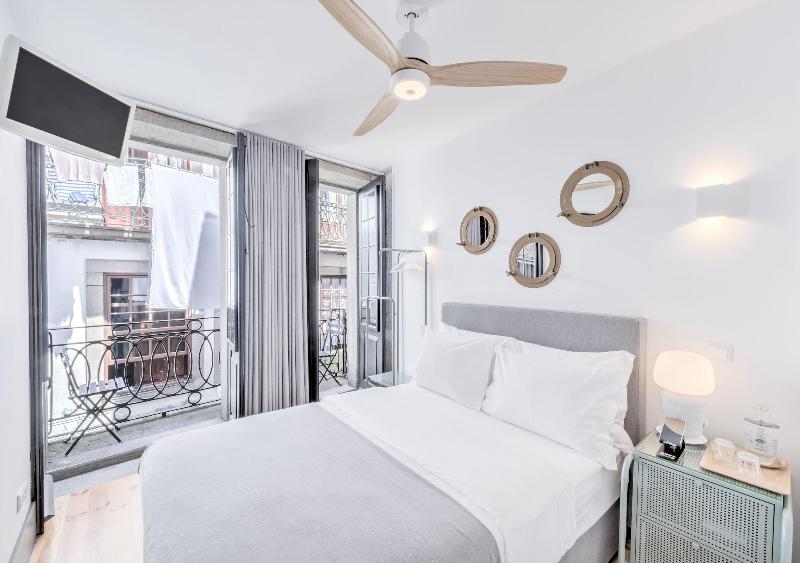 Homey River Suites image