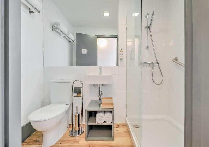 Homey River Suites image