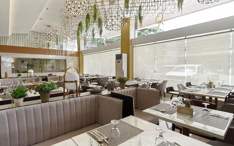 J7 Plaza Hotel image