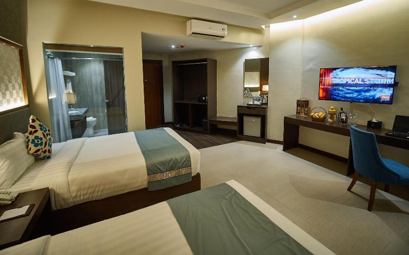 J7 Plaza Hotel image