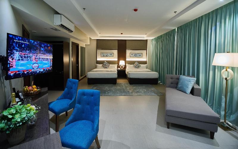 J7 Plaza Hotel image