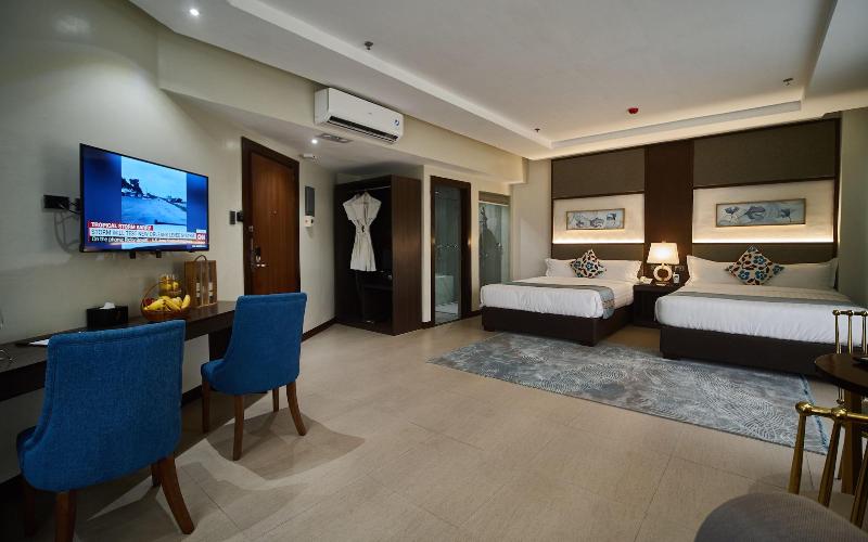 J7 Plaza Hotel image