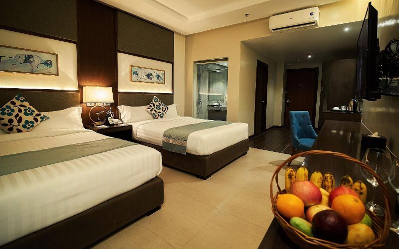 J7 Plaza Hotel image