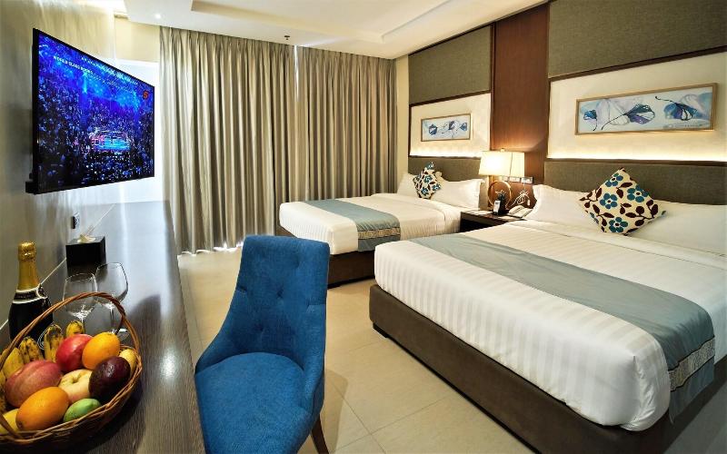 J7 Plaza Hotel image