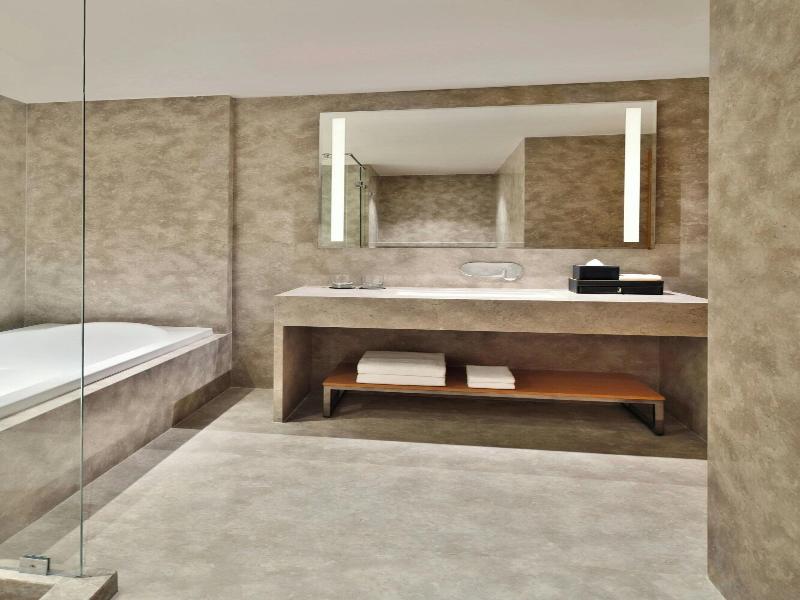 Courtyard By Marriott Nashik image