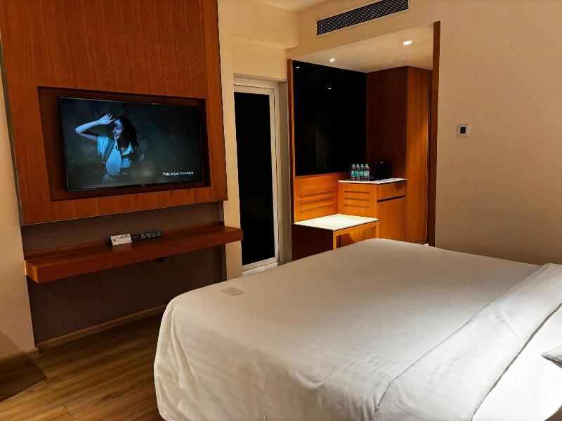 Courtyard By Marriott Nashik image