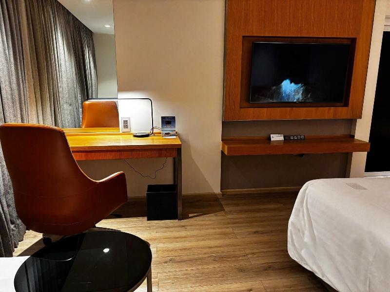 Courtyard By Marriott Nashik image