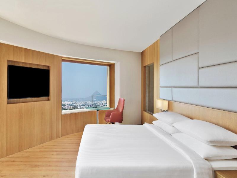 Courtyard By Marriott Nashik image