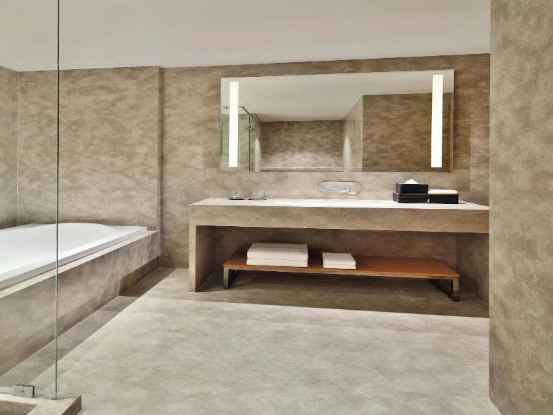 Courtyard By Marriott Nashik image