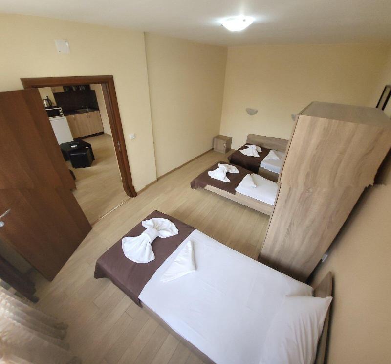 Twain Apart&Rooms image