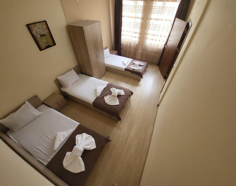 Twain Apart&Rooms image