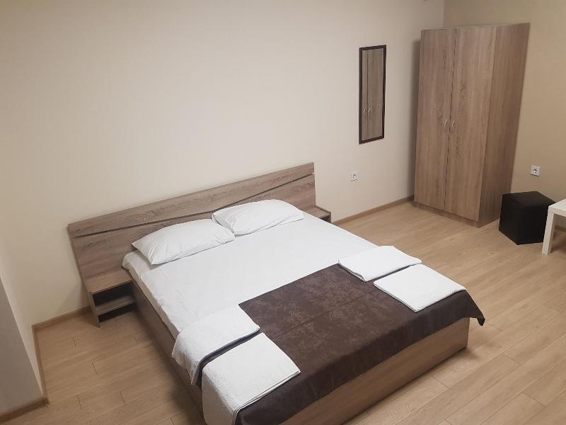 Twain Apart&Rooms image