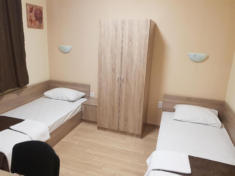 Twain Apart&Rooms image