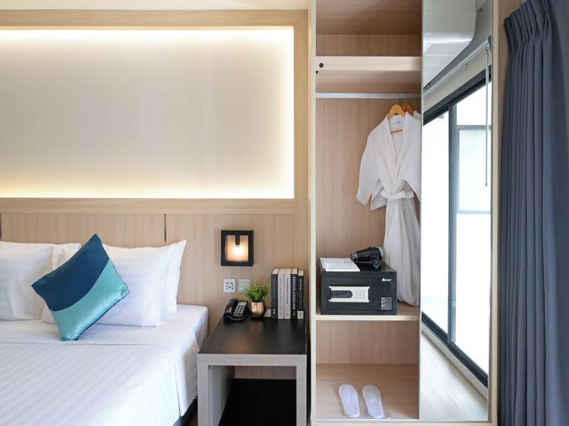O2 Luxury Hotel image