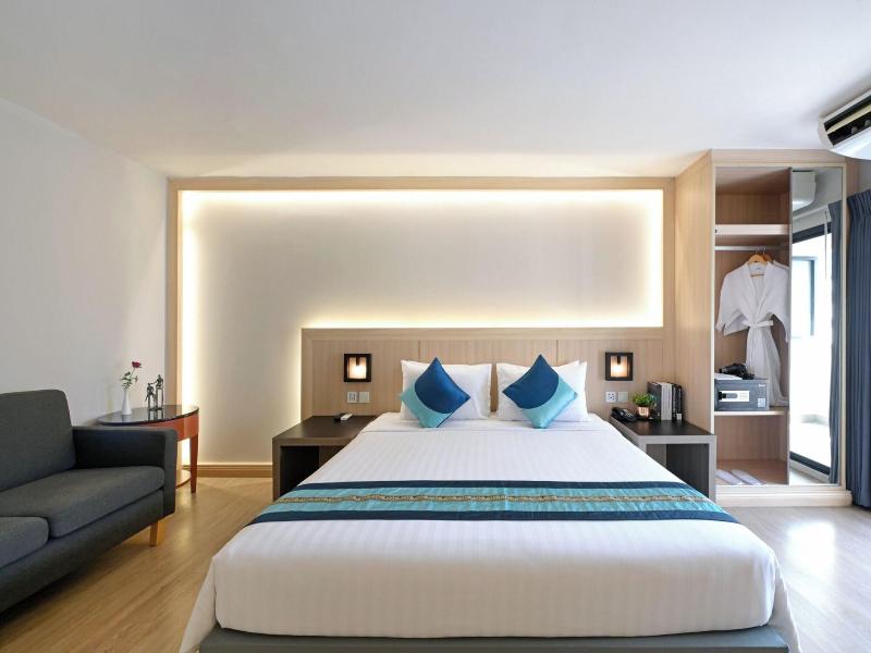 O2 Luxury Hotel image