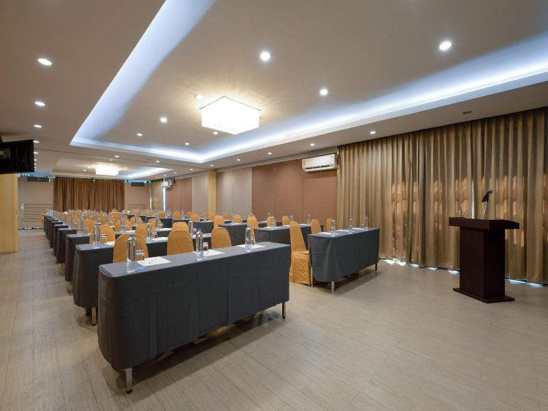 O2 Luxury Hotel image